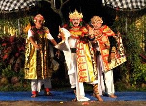 Что делать на Бали. Танец Чалон Аранг
