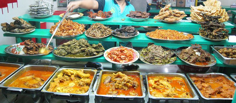 Еда на Бали. блюдо Наси чампур