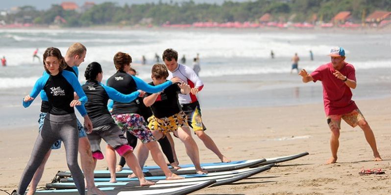 surf lessons in Bali
