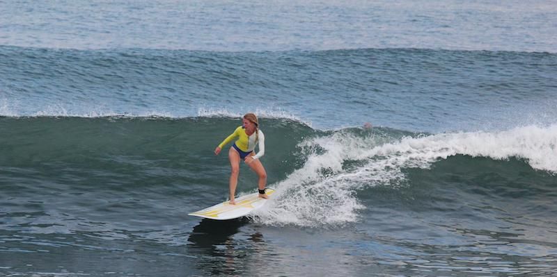 surf in Bali